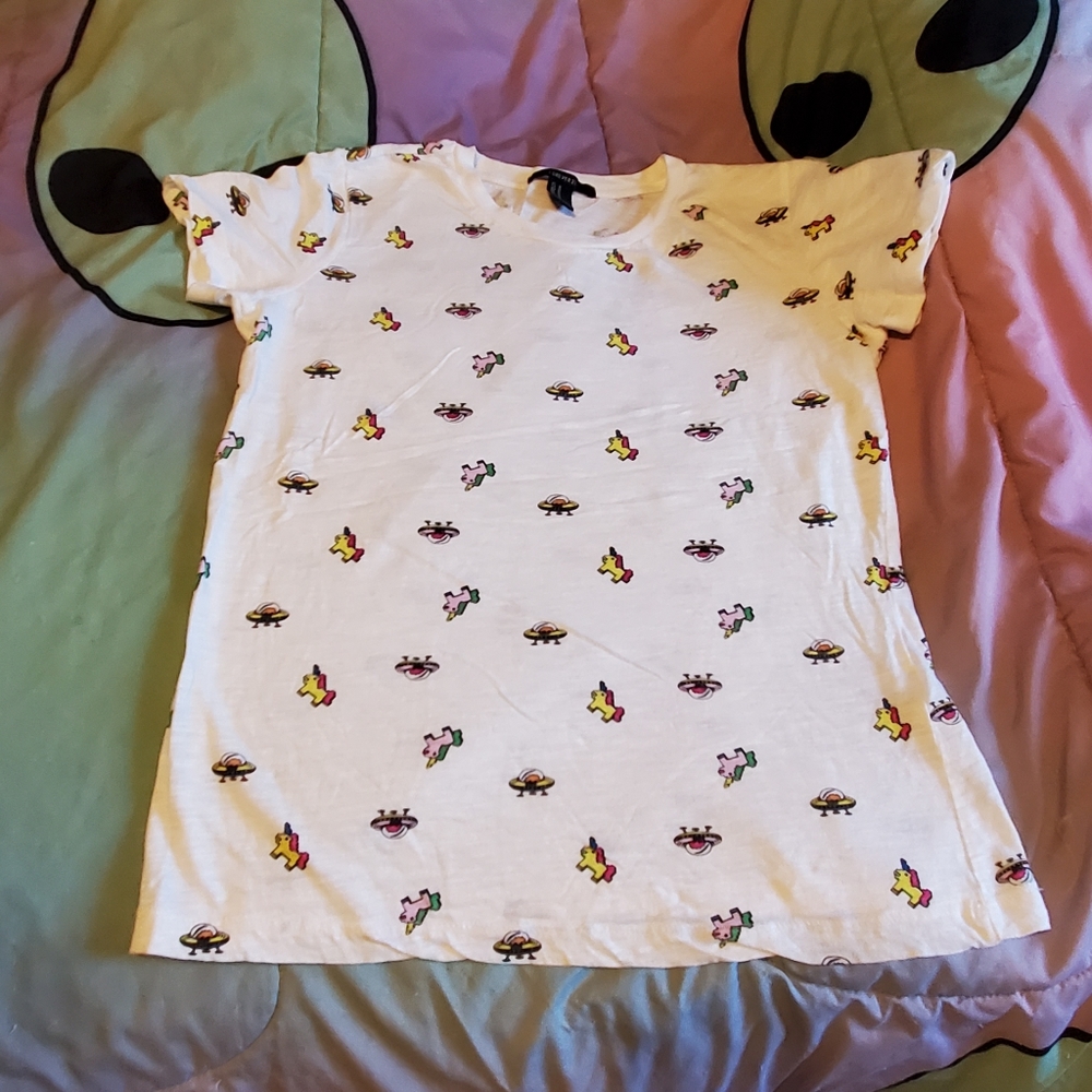 Forever 21 ufo alien unicorn shirt